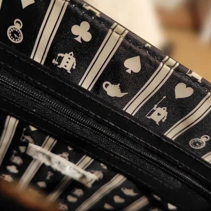 [BUNJANG] Axes Femme Alice Disney Vintage Backpack / axes femme 액시즈팜 앨리스 고전 가방 디즈니 빈티지 백팩 고딕