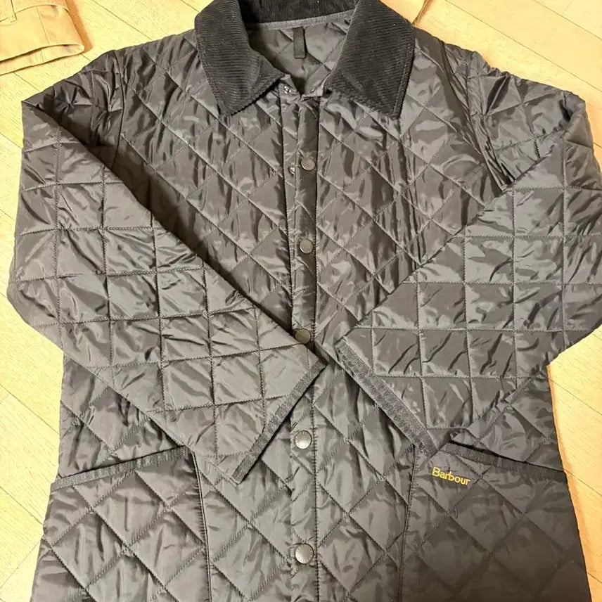[SOLD OUT] 바버 리데시데일 퀼팅자켈