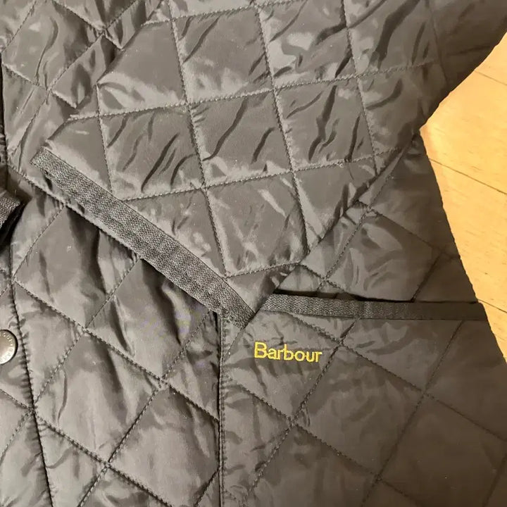 [SOLD OUT] 바버 리데시데일 퀼팅자켈