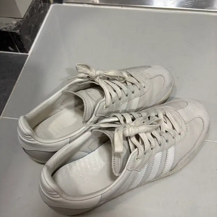 [BUNJANG] Adidas Humanrace Samba Cloud White Sneakers / 아디다스 휴먼레이스 삼바