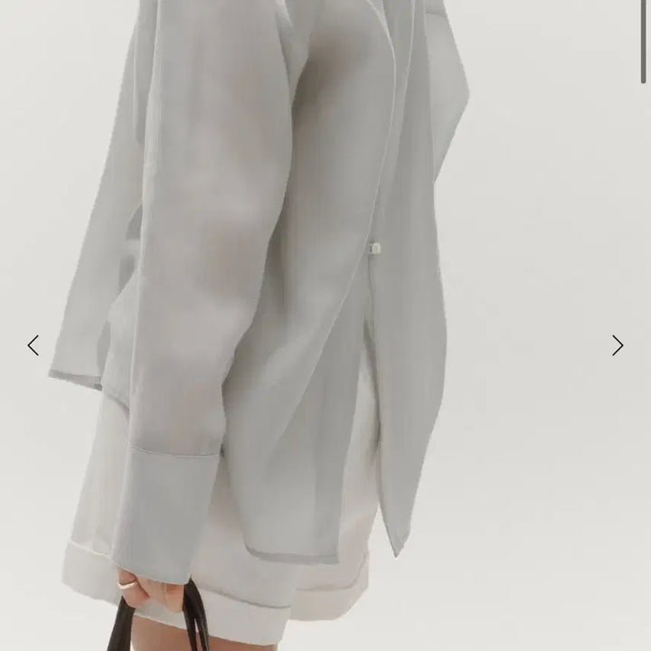 [BUNJANG] Sii Daye Back Slit Loose Shirt / 시에 데아 백 슬릿 루즈 셔츠 새상품