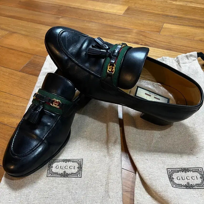 [SOLD OUT] 구찌 홀스래빗 테슬로퍼 9 1/2 280mm