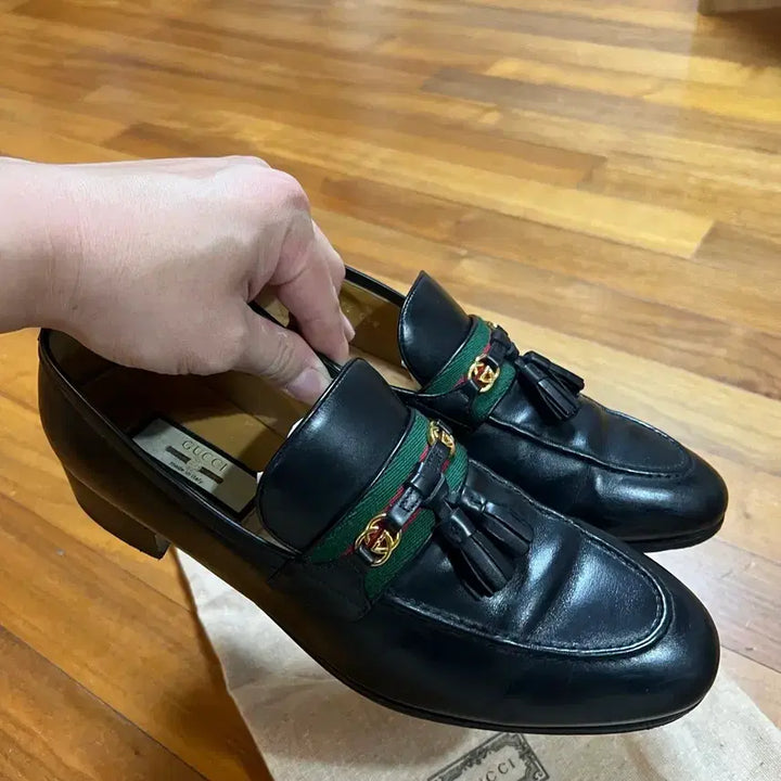 [SOLD OUT] 구찌 홀스래빗 테슬로퍼 9 1/2 280mm