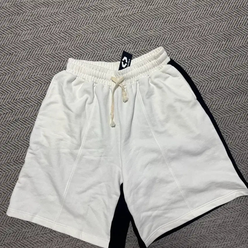 [BUNJANG] Muscolo Bermuda Shorts / 머스콜로 버뮤다 반바지