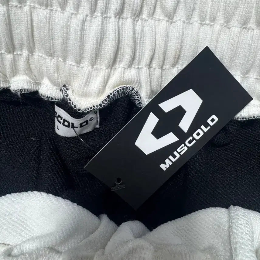 [BUNJANG] Muscolo Bermuda Shorts / 머스콜로 버뮤다 반바지