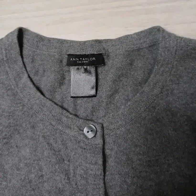 [BUNJANG] Ann Taylor Factory Frill Cardigan Gray / 앤테일러팩토리 프릴 가디건 그레이