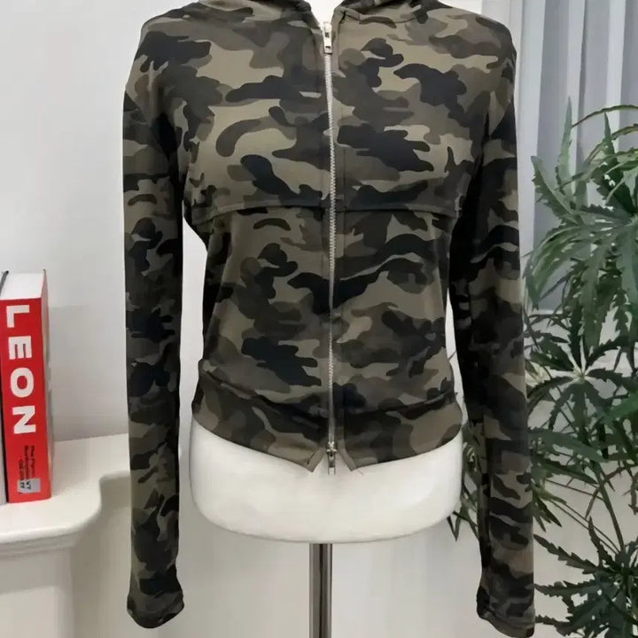 [SOLD OUT] 밀리터리 카모 슬림 크롭 후드집업 카키
