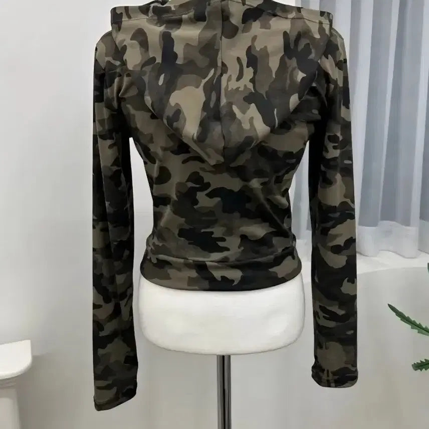 [SOLD OUT] 밀리터리 카모 슬림 크롭 후드집업 카키
