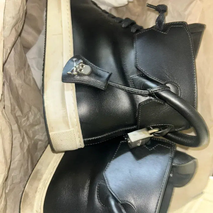 [BUNJANG] Mastermind Buscemi High-Top Sneakers / 마스터 마인드 부세미 콜라보 하이탑 신발 40sz