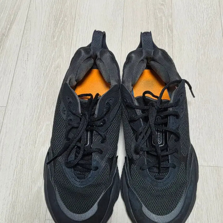 [BUNJANG] Adidas OZWEEGO Shoes (Black) 280 / 아디다스 OZWEEGO Shoes 오즈위고 280