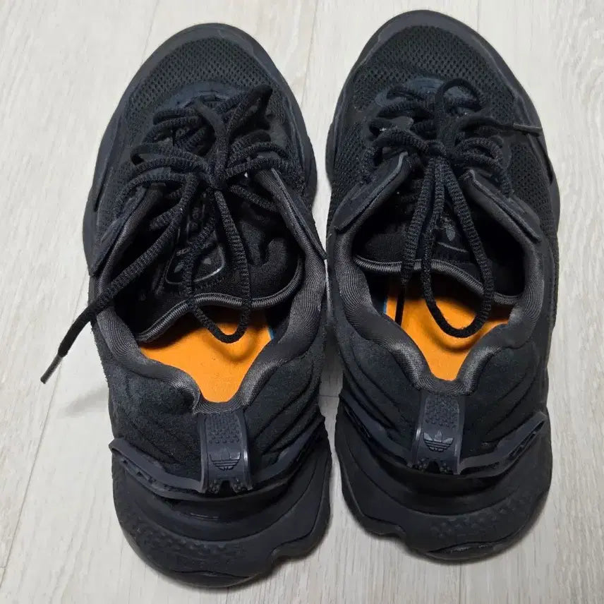 [BUNJANG] Adidas OZWEEGO Shoes (Black) 280 / 아디다스 OZWEEGO Shoes 오즈위고 280