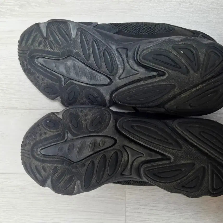[BUNJANG] Adidas OZWEEGO Shoes (Black) 280 / 아디다스 OZWEEGO Shoes 오즈위고 280