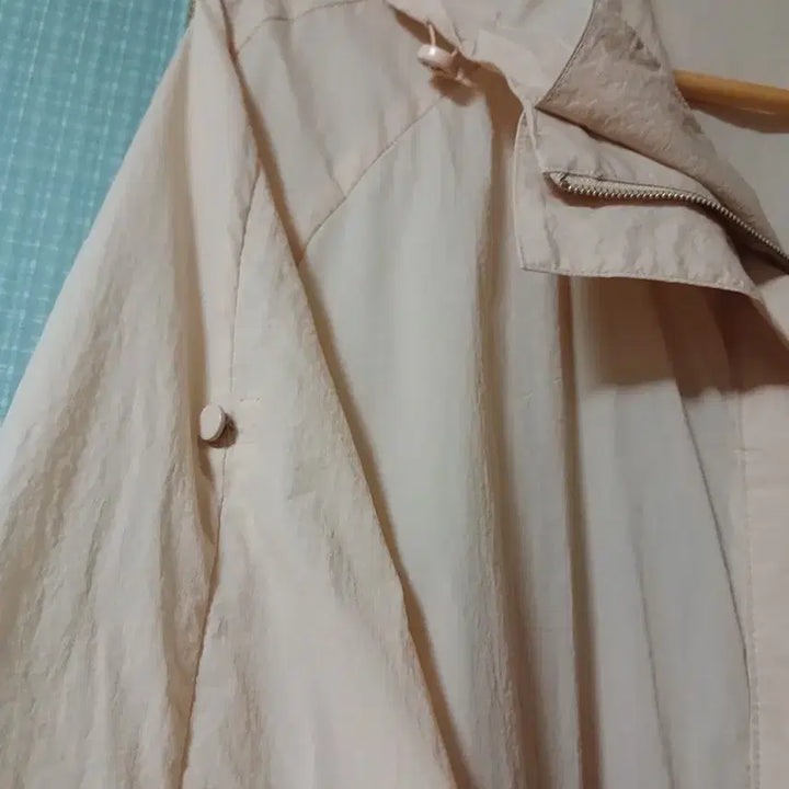 [BUNJANG] Hansum Rireek Hooded Windbreaker Jacket / 한섬) 리리크 후드 바람막이
