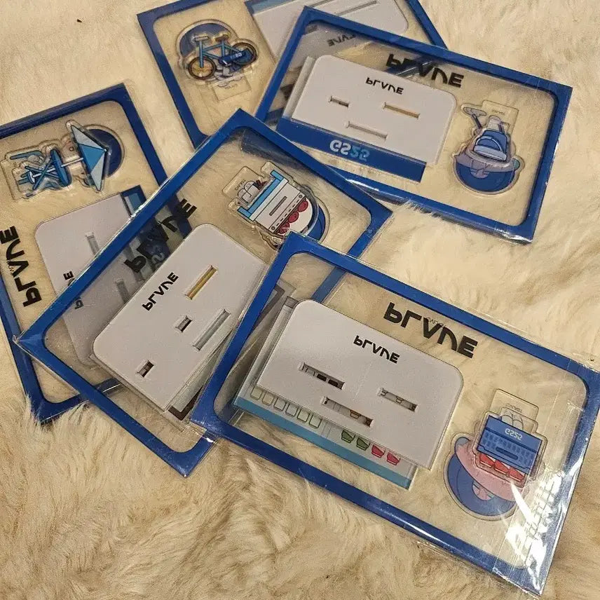 [SOLD OUT] 플레이브 GS25 콜라보 아크릴 팝업스토어 미개봉 일괄
