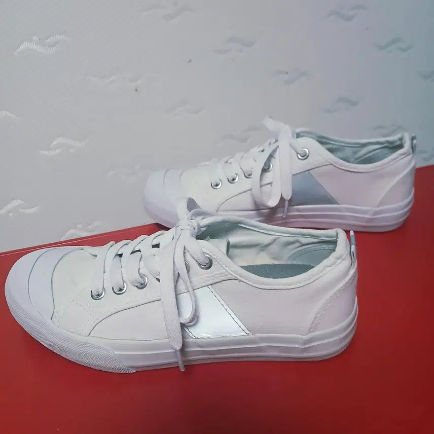 [SOLD OUT] (1) 슈펜 흰색 스니커즈 230mm