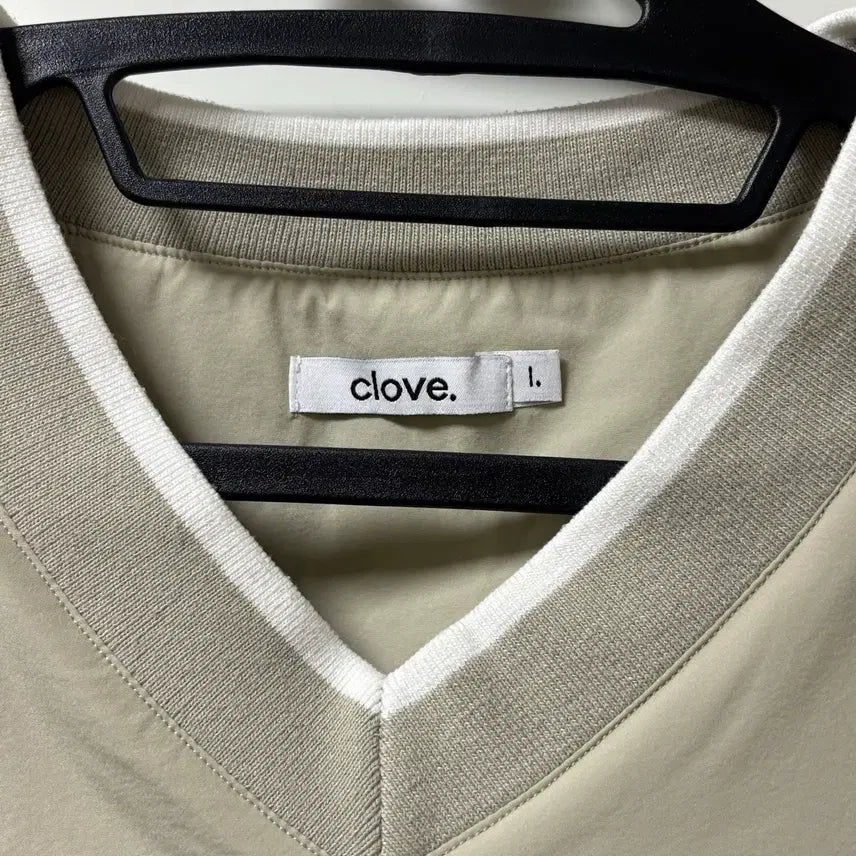 [BUNJANG] clove V-Neck Pullover T-Shirt Beige / clove클로브 V넥 풀오버 티셔츠 베이지