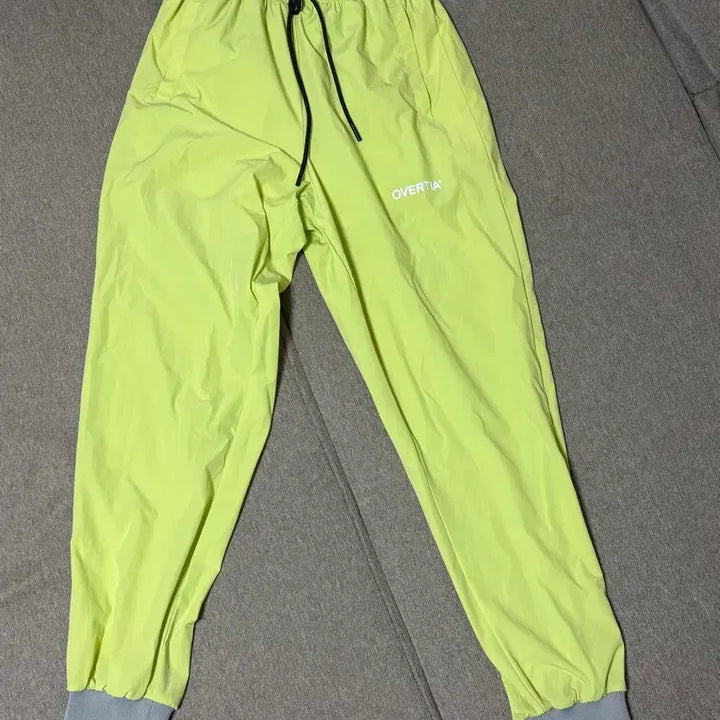 [BUNJANG] Overcher Jogger Training Pants S / 오버셔 조거 트레이닝 팬츠 S