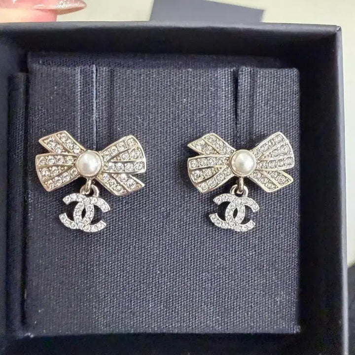 [BUNJANG] Chanel Ribbon Logo Earrings / 샤넬 리본 로고 귀걸이
