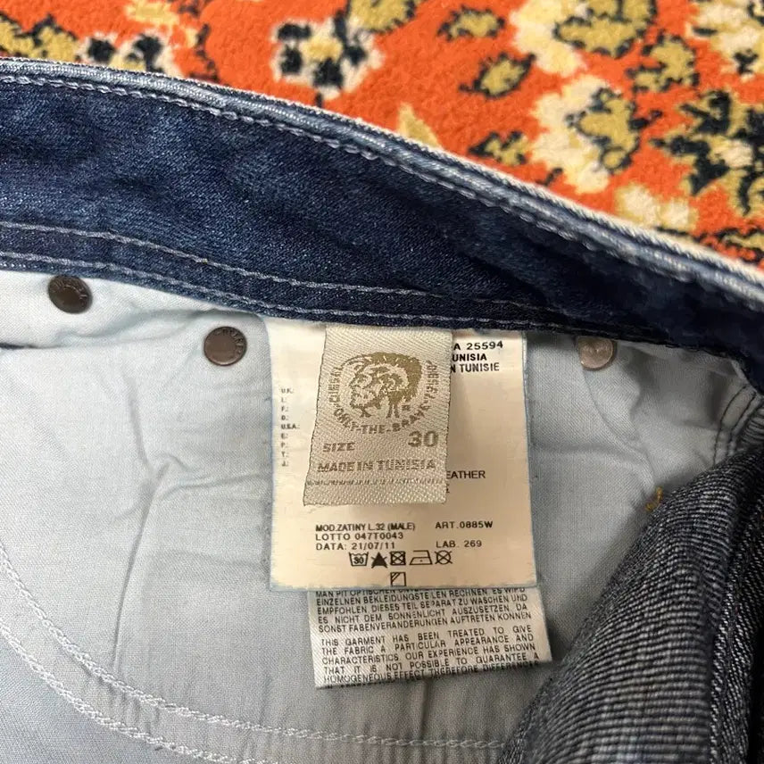 [BUNJANG] DIESEL ZATINY Blue Bootcut Flare Denim Pants / [30] DIESEL 디젤 자티니 블루 부츠컷 플레어 데님팬츠