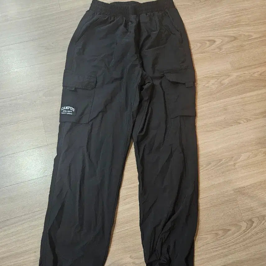 [BUNJANG] ATHL.DEPT Campus Cargo Training Pants Black / [상태좋음] 캠퍼스 트레이닝 바지 ATHL.DEPT 카고 바지 블랙
