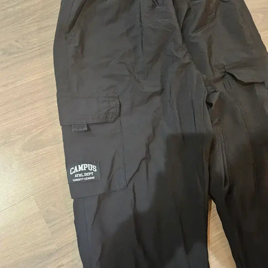 [BUNJANG] ATHL.DEPT Campus Cargo Training Pants Black / [상태좋음] 캠퍼스 트레이닝 바지 ATHL.DEPT 카고 바지 블랙