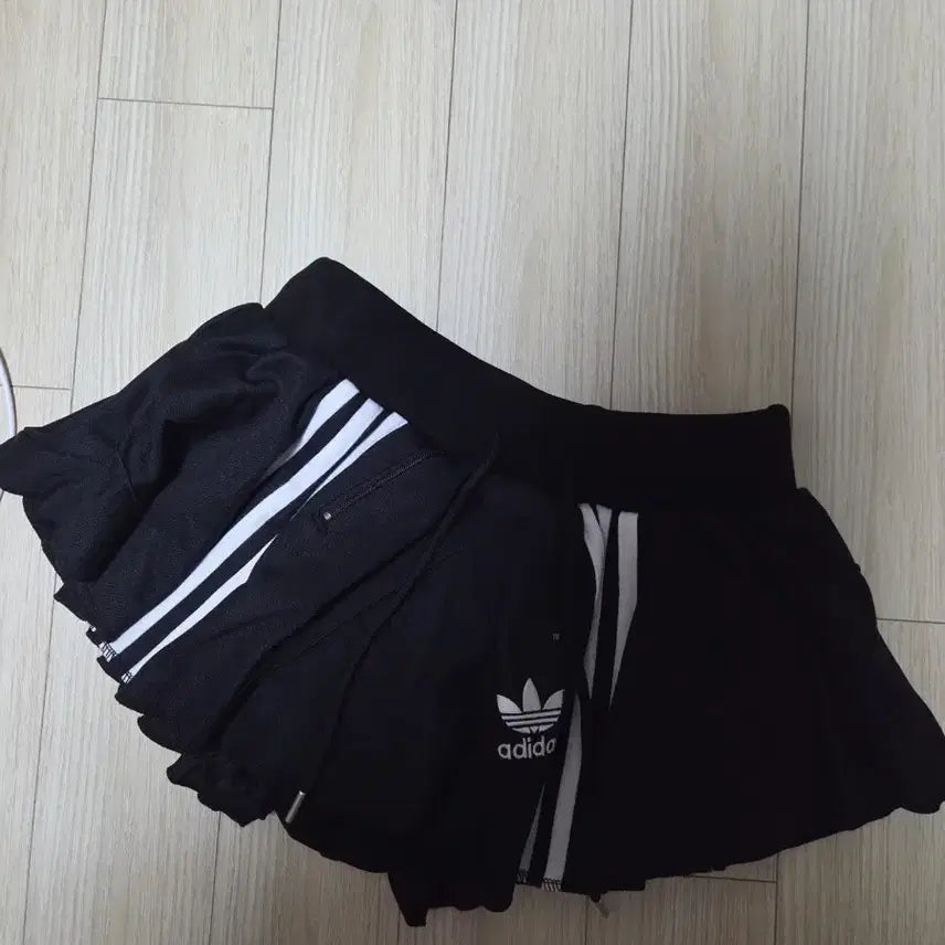 [BUNJANG] Adidas Skirt / 아디다스 치마입니다