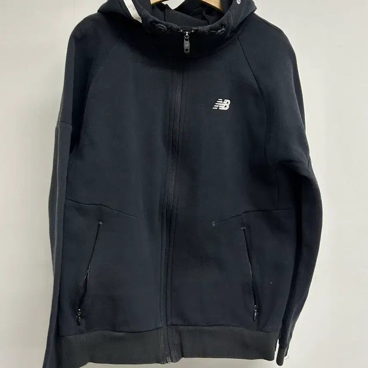 [SOLD OUT] 뉴발란스 후드집업 블랙 m