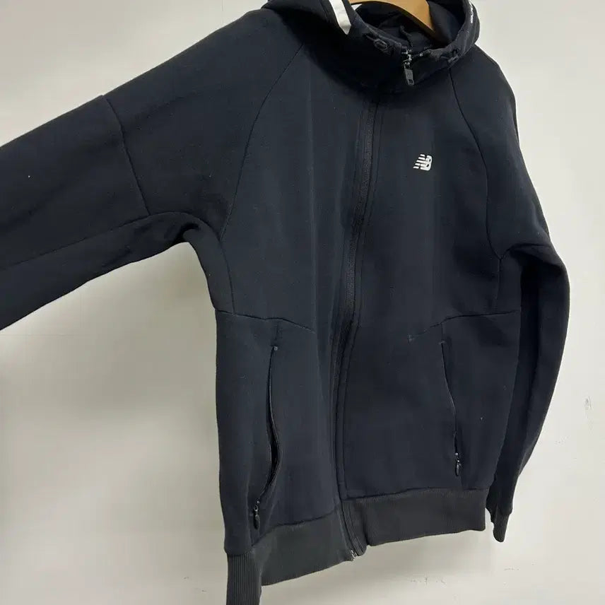 [SOLD OUT] 뉴발란스 후드집업 블랙 m