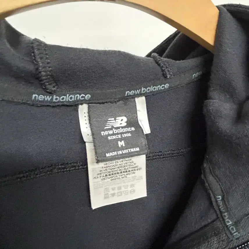 [SOLD OUT] 뉴발란스 후드집업 블랙 m