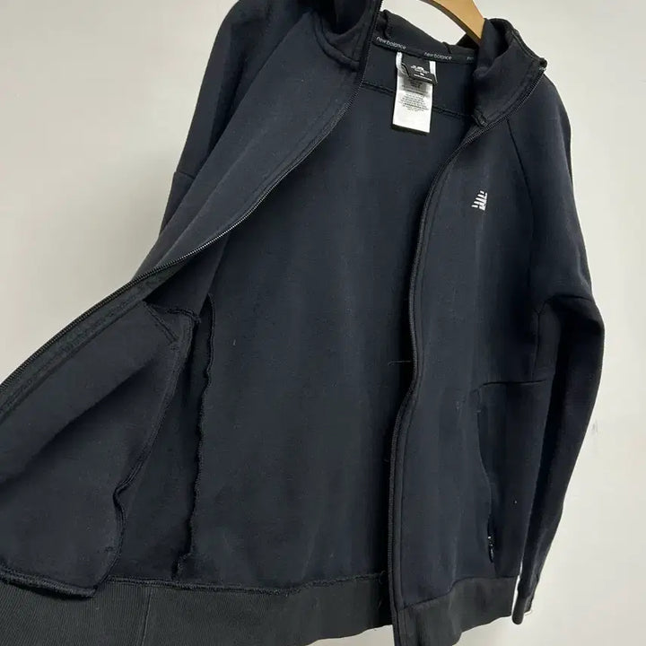 [SOLD OUT] 뉴발란스 후드집업 블랙 m