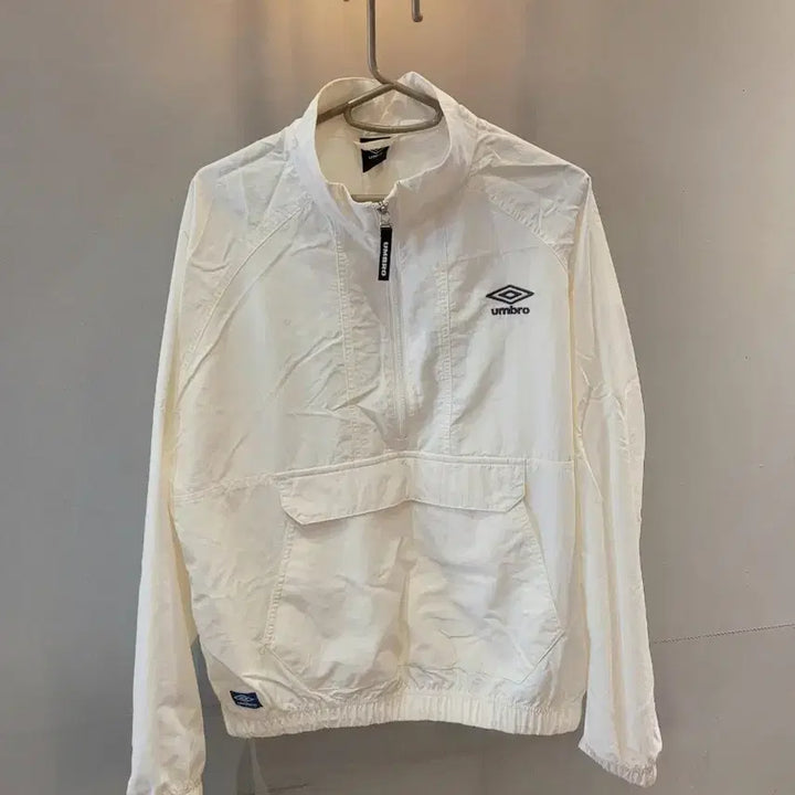[SOLD OUT] 여성)엄브로 클래식 스탠넥 바람막이 아노락세트(S 90)