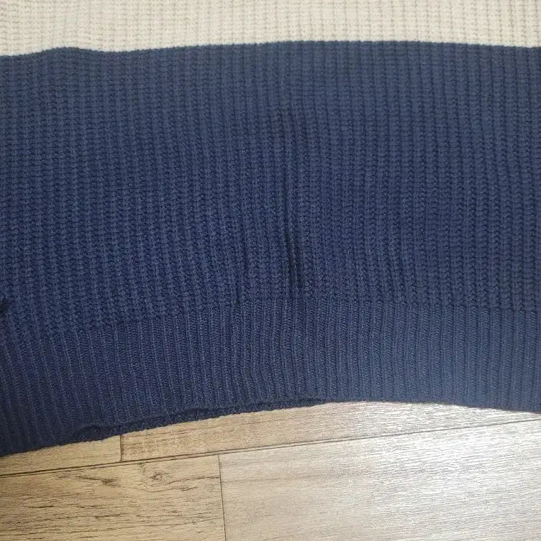 [SOLD OUT] (새상품)패션멀티 스트라이프 루스핏 가을겨울 니트 S