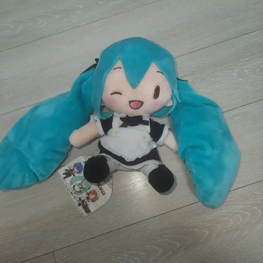 [BUNJANG] Vocaloid Hatsune Miku Maid Fuwapuchi Keychain / 보컬로이드 하츠네 미쿠 메이드 누이 인형 후와푸치 키링