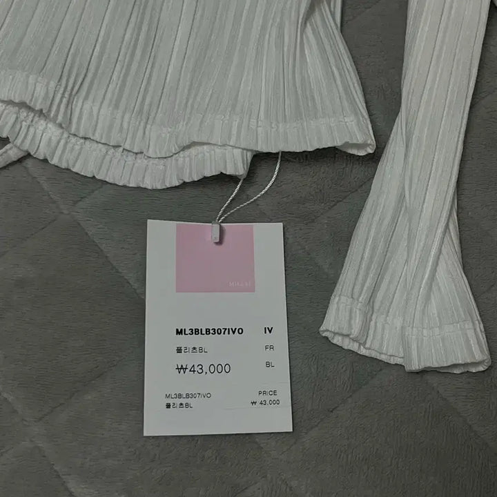 [BUNJANG] MILL&amp;I Pleats Blouse / MILL&amp;I 플리츠BL