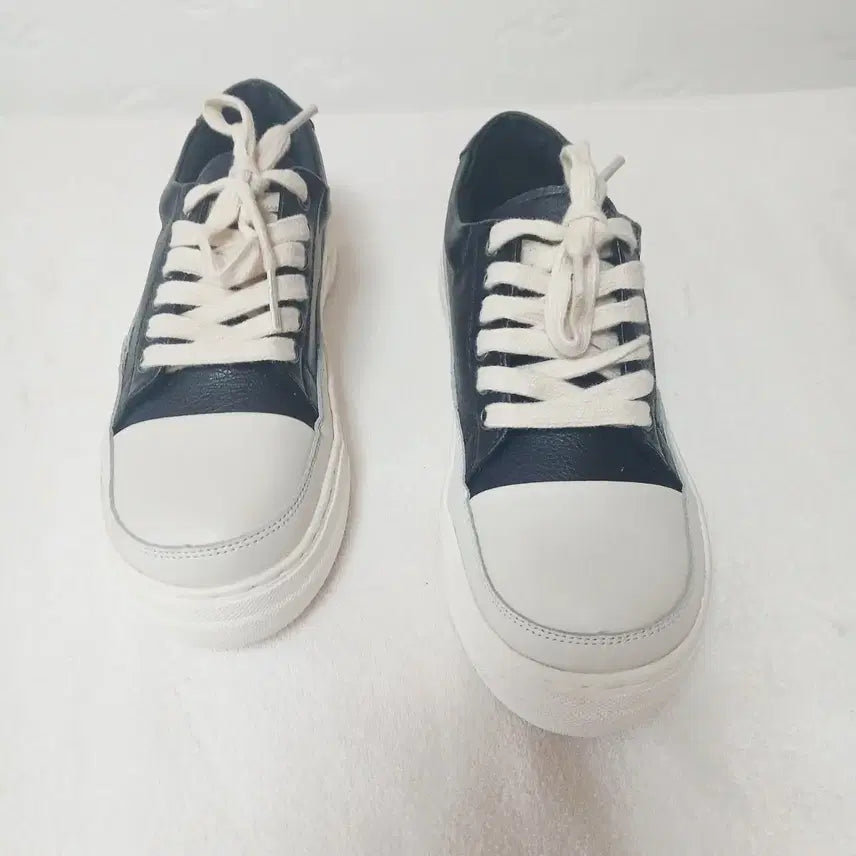 [SOLD OUT] (7) 식스핏 검&amp;흰 스니커즈230mm