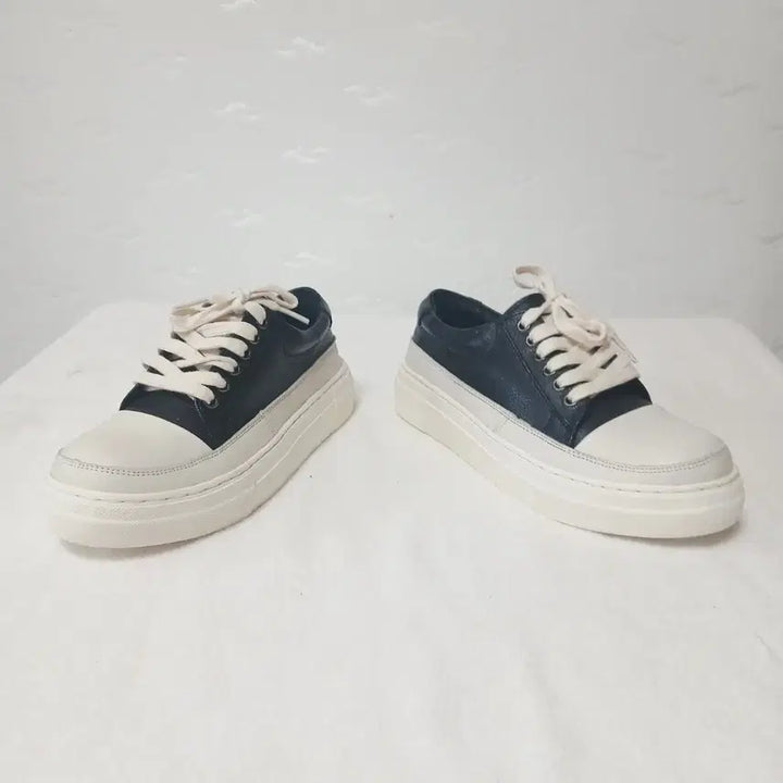 [SOLD OUT] (7) 식스핏 검&amp;흰 스니커즈230mm