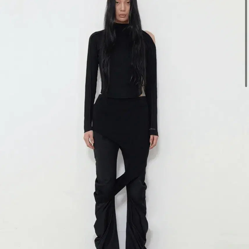 [BUNJANG] Bohemian Seoul Hook Turtleneck T-shirt / 바로배송 새상품) 보헤미안서울 후크 터틀넥 티 블랙