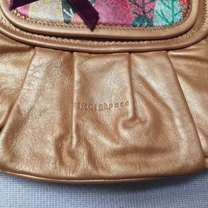 [BUNJANG] Vince Gold Shoulder Bag / VINCE 금색 가방 숄더백