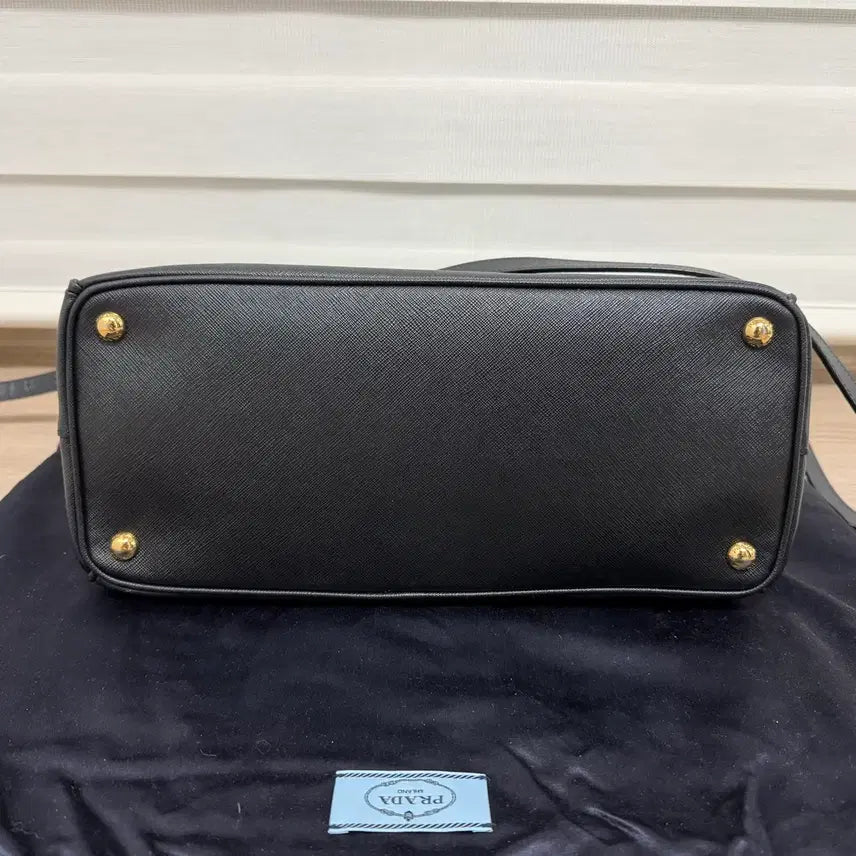[BUNJANG] Prada Saffiano Galleria Bag Medium Black Gold Hardware / 프라다 사피아노 갤러리아백 미디움+스트랩+더스트백(블랙/금장)