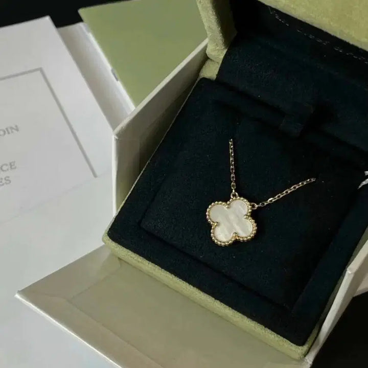 [SOLD OUT] 반클리프 아펠 마더오브펄 빈티지 알함브라 목걸이