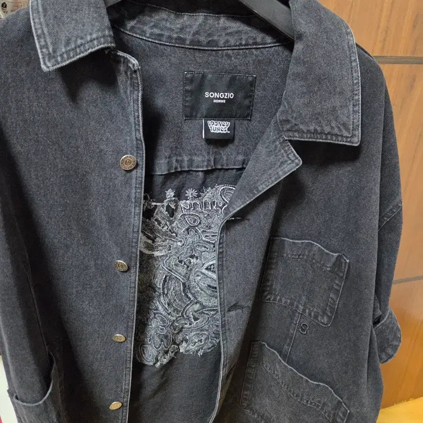 [BUNJANG] Songzio Looney Tunes Denim Shirt / 송지오 루니툰 반팔데님 48사이즈 팔아요