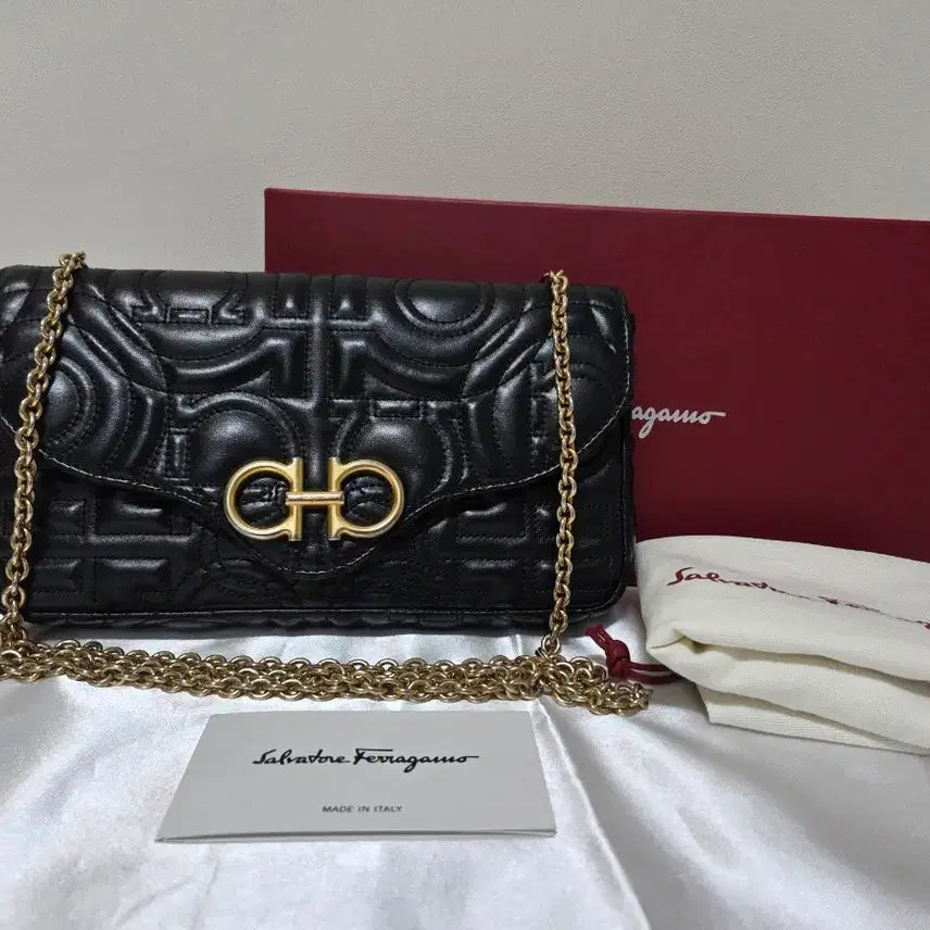 [BUNJANG] Ferragamo Gancini Quilted Chain Bag / 페라가모 간치니 퀼팅 체인백 (정품) 풀구성