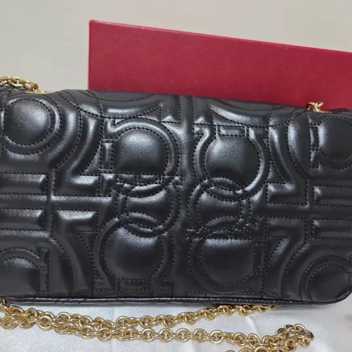[BUNJANG] Ferragamo Gancini Quilted Chain Bag / 페라가모 간치니 퀼팅 체인백 (정품) 풀구성