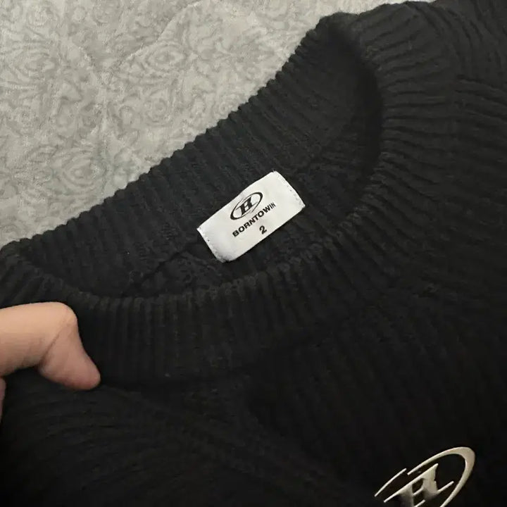 [BUNJANG] Born To Win Chrome Muscle Fit Knit Sweater / [2] 본투윈 크롬 머슬 니트 팝니다.
