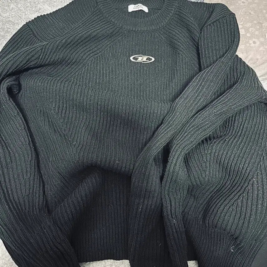 [BUNJANG] Born To Win Chrome Muscle Fit Knit Sweater / [2] 본투윈 크롬 머슬 니트 팝니다.