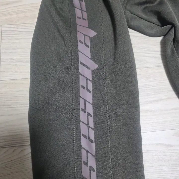 [SOLD OUT] S 아디다스 칼라바사스 트레이닝 조거팬츠 카키