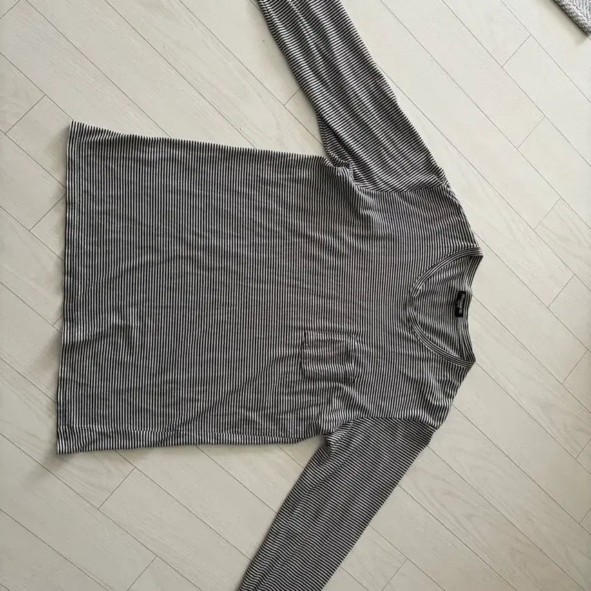 [BUNJANG] Pragmatic Border Tee Black Size 2 / 프래그매틱 보더티 블랙 2 사이즈
