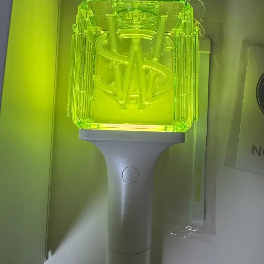 [BUNJANG] NCT WISH Official Light Stick / 엔시티 위시 응원봉 뉴믐 새상품 풀박 양도