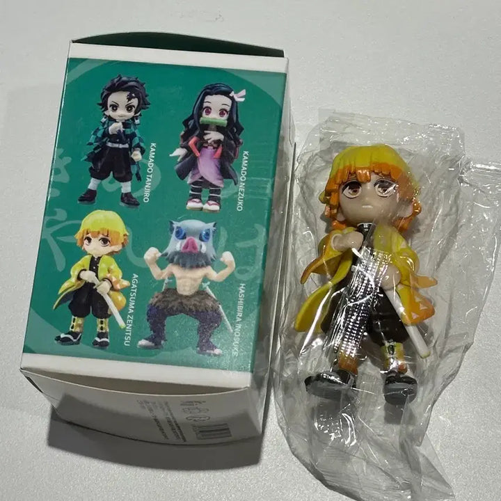 [BUNJANG] Demon Slayer Zenitsu Figure / 귀멸의 칼날 젠이츠 피규어