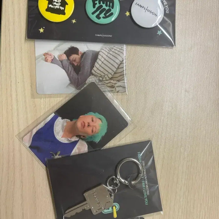 [SOLD OUT] G-DRAGON 패밀리 팬미팅 및 전시회 굿즈 세트